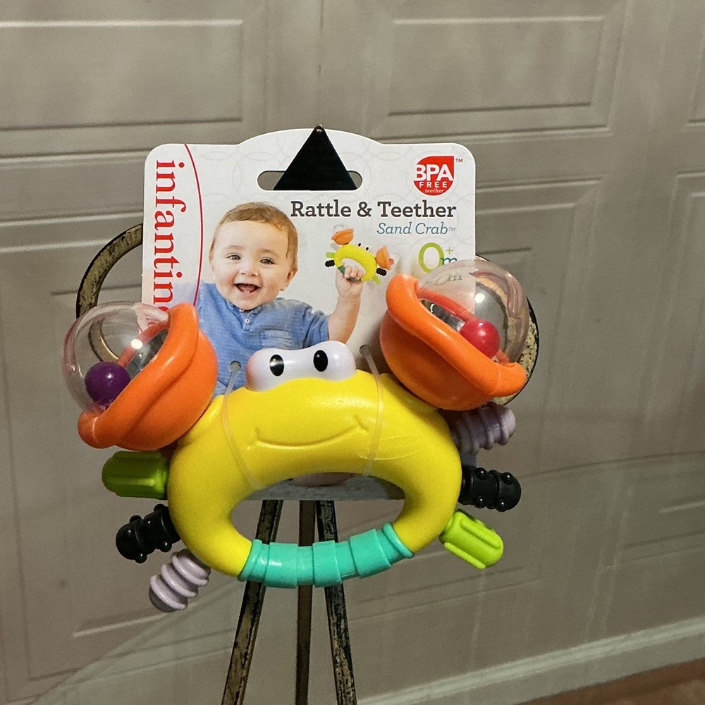Brand New Infantino  Brand New Spin & Teethe Gummy Sand Crab  Rattle